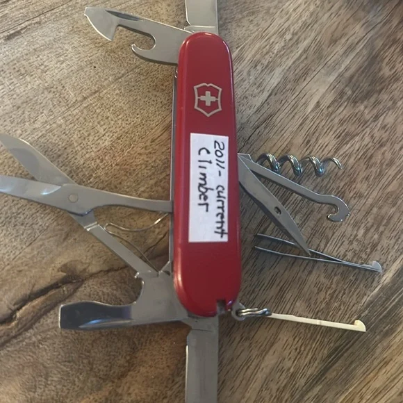 Climber Swiss Army Knife x Victorinox Like New!! - Picture 8 of 8